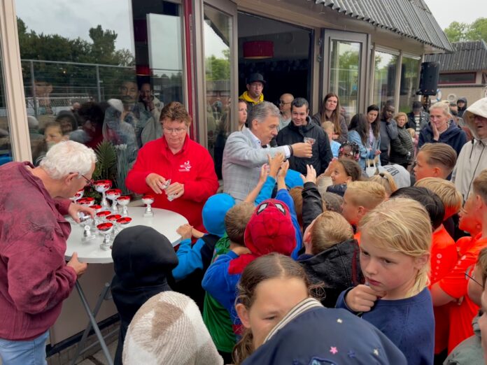 prijsuitreiking schoolhandbal 25